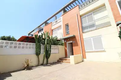 Image de Global Properties: Modern and practical townhouse in Puerto de Sagunto
