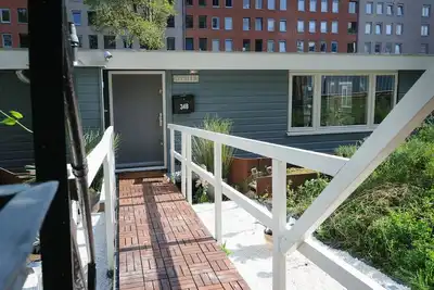 Image de Houseboat in city center