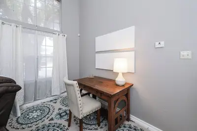Image de Charming 3bdrm home with pool, fitness rm, and relaxing backyard North of Laredo.