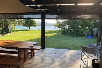 Image de Hosts on the Coast Harbourside Escape