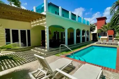 Image de 2 Villas with 13 bed- and bathrooms and 2 private pools!