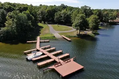 Image de Dog Friendly Home with Central Air, Free Wi-Fi, deck, charcoal grill.