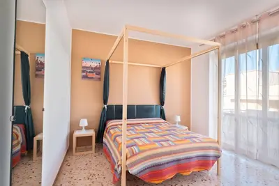 Image de Maison de vacances 'Appartamento Con Terrazza Vista Mar' avec vue sur la mer