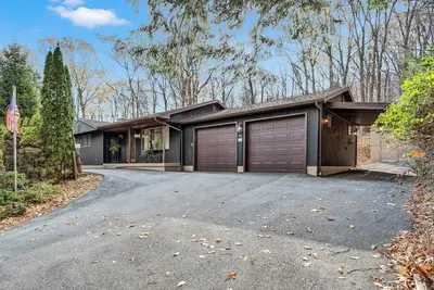 Image de The Hawk's Nest: 2-bedroom house. Hike to Hawk Mountain /Appalachian/Kempton, Pa