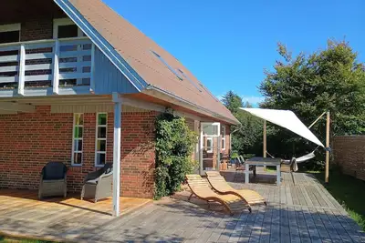 Image de Family-friendly home near beach, forest, harbour