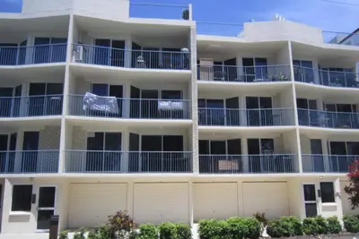 Image de Windbourne Unit 8 - This neat and tidy 1st floor unit is tucked away in the quiet section of the Gol