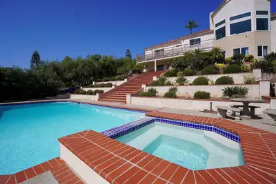 Image de Incredible Luxury Estate with Amazing Pool