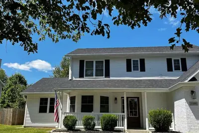 Image de Charming 4-bedroom house close to Indiana University campus