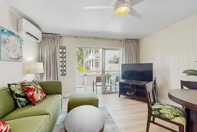 Image de Fully remodeled ground-floor condo with king bed, central Ac, pools & hot tub