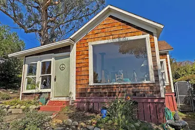 Image de Lillie’s Oceanview Rustic Boho Surf Cottage \nSteps to the beach & fun!