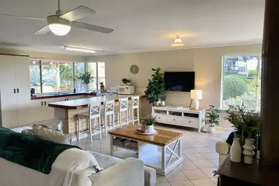 Image de Beautiful Ocean Views, Internet & Smart Tv