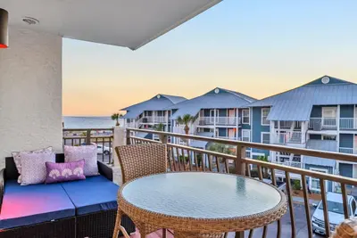 Image de 🦩Beautiful Beachview Getaway | Immaculate • Highly Rated • Guest Favorite🦩