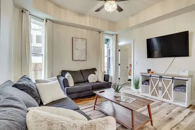 Image de Walk to Independence Theatre: Dtwn Retreat!