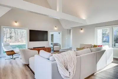 Image de Custom-Built Home Near Piscataqua River!