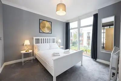 Image de Modern Apartment w/ Free Parking & Close to Airport