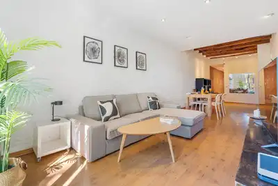 Image de Appartement élégant de 2 chambres à coucher dans l'Eixample, près de la Plaza Espanya