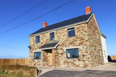 Image de Stunning home, sea views, short walk to Porthcothan Beach