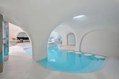 Image de Massive Home w/Sauna, Pool, Hot Tub, Fireplaces