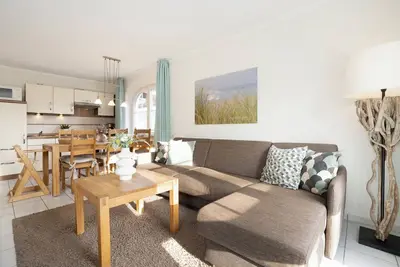 Image de Vacation apartment Küstenheimat with terrace in the house Pegasus in Scharbeutz