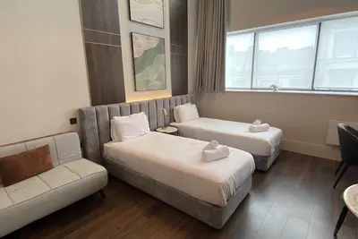 Contemporary Twin Studio in Central Hastings