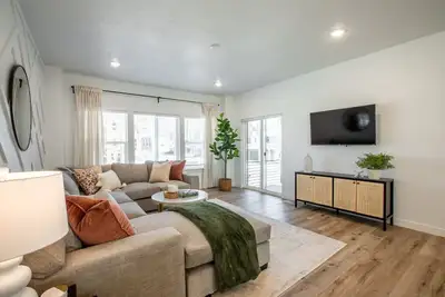 Image de Modern ski-season escape in American Fork