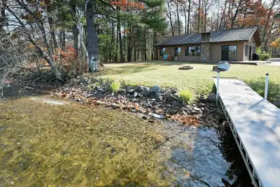 Image de Marina Hideaway: Lakeside Bliss on Round Lake