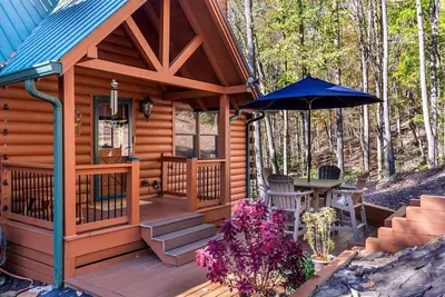 Image de Log Cabin, Lake, Hot Tub, Near Wineries & Hiking