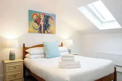 Image de The Burton - 2 Bed Apartment with Secure Parking