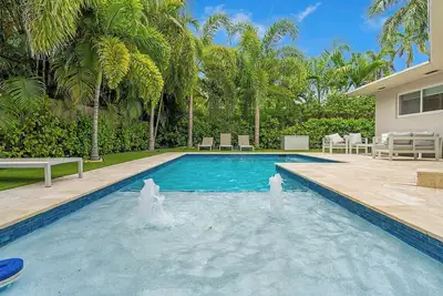 Image de 3-bedroom villa with private heated pool in charming gated island with Ac, WiFi