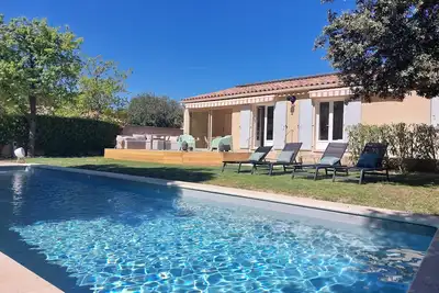 Image de Maison avec piscine pour location saisonnière-Lubéron/ Saint- Saturnin- Lès- Apt