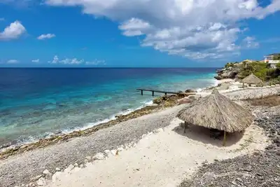 Image de Spectacular Oceanfront Villa with Private Beach in Coral Estates