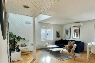 Image de Stylish home in a quiet neighborhood