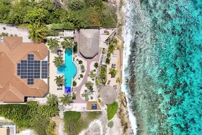 Image de Luxury Oceanfront Home with Private Beach, pool, Jacuzzi