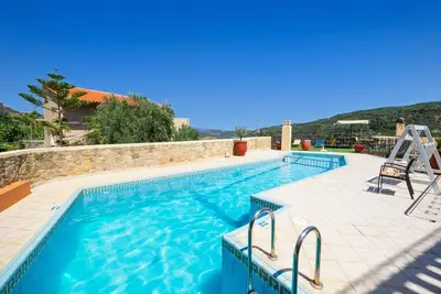 Image de Countryside Apartment 1 with Shared Swimming Pool
