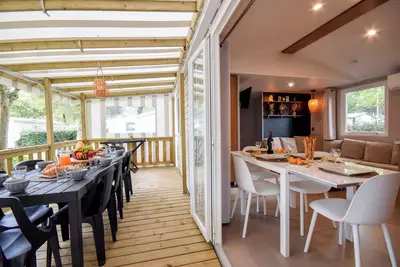 Image de Mobil home dans camping 4* situé dans un cadre verdoyant et calme proche du lac