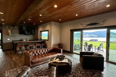 Image de Mountain Modern Family 6-Acre Luxury Home & Guest Cabin w/Lake View & Nearby Lake Access