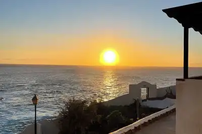 Image de Cliffs Edge a home on the sea with magnificent ocean views and sunsets