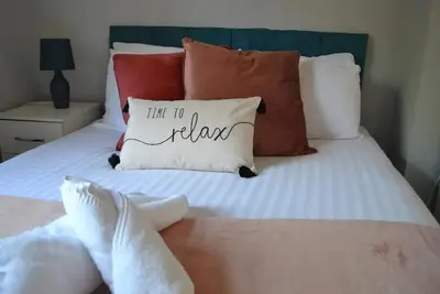 Image de 5br Duplex w/ Parking, Wifi, Smart Tv, Washer/Dryer and Workspace in Birmingham