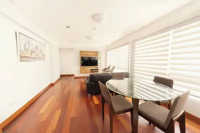Image de Cozy 2-bedroom apartment + office in Surquillo, Lima Peru.