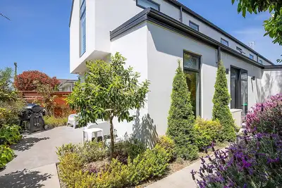 Image de Berry Delight - Christchurch Holiday Home