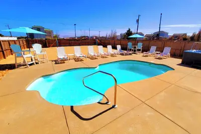 Image de Heated Pool-Hot Tub-Ocean View-Backyard Game Area-Fire Pit