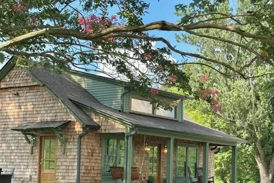 Image de The Green Mountain-Newly Build Cabin with Ac, WiFi in Greeneville-Family-Pets