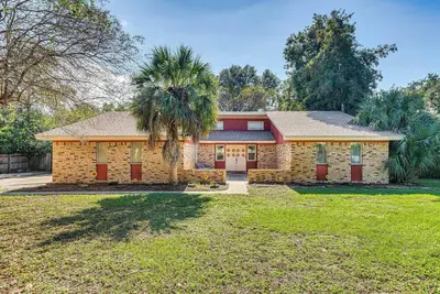 Image de Near Top Beaches: Gulf Breeze Oasis w/ Grill