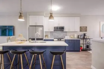 Image de Brand-New Luxury Suite in Doon South, min to 401