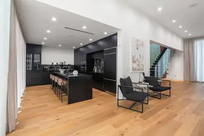 Image de New Build, Huge Open Heated Pool