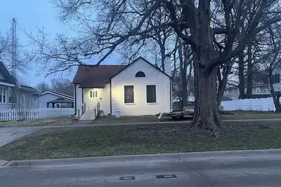 Image de State Street House; 3-br house; Pets Welcome; Litchfield