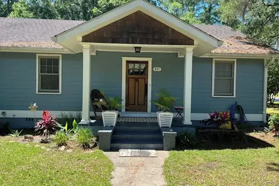 Image de Lovely 3 bedroom house across from park. Walking distance to downtown Thomasville