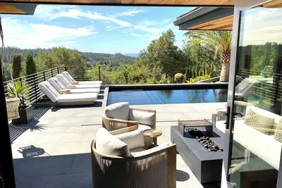 Image de Luxury Designer Home with Pool, Spa, and Napa Valley Views