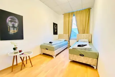 Image de Lovely Room in Shared Apt w Great Transport Links