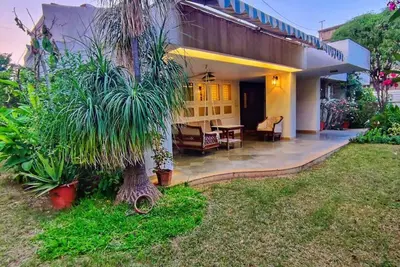 Image de Charming City Center Villa / King Size Beds / Spacious Garden / Nri Friendly